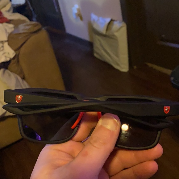 I’m selling men’s sunglasses there new I don’t wea - Picture 7 of 7